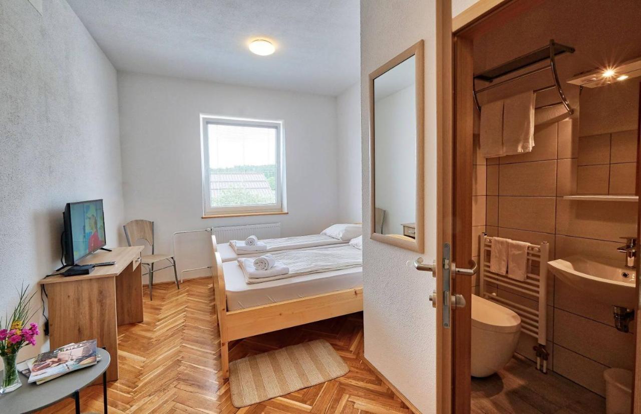 Hotel Prenocisca Miklavcic Nova Vas  Zewnętrze zdjęcie