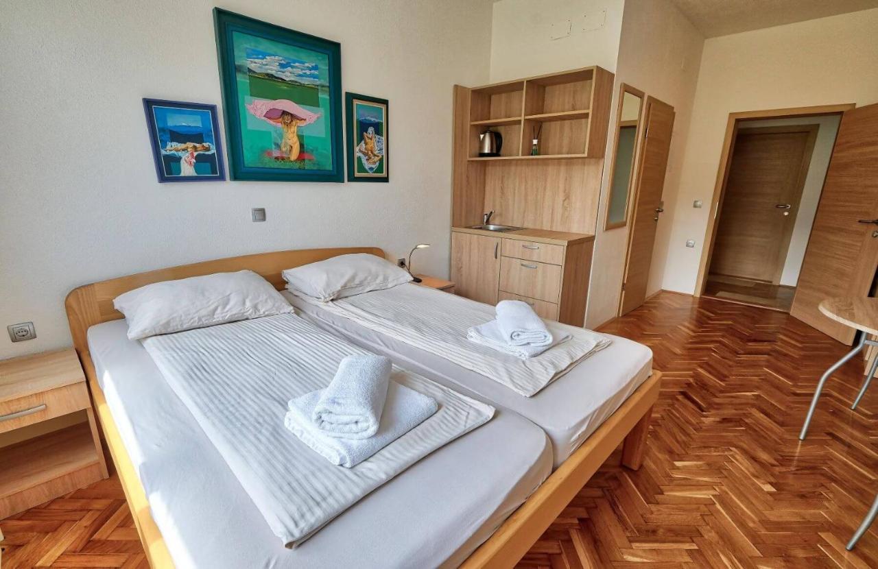 Hotel Prenocisca Miklavcic Nova Vas  Zewnętrze zdjęcie