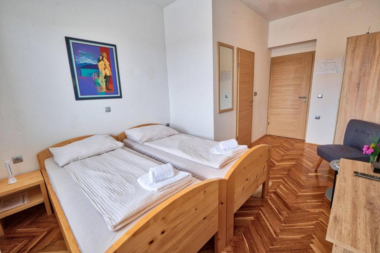 Hotel Prenocisca Miklavcic Nova Vas  Zewnętrze zdjęcie